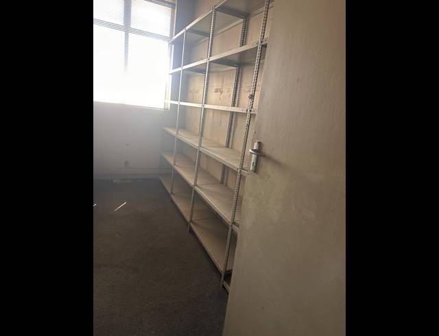 700M² WAREHOUSE TO LET IN SOUTH BEACH